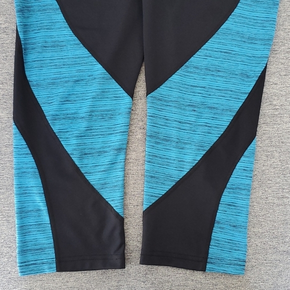 ⭐️3/ $30⭐️ Champion Women's Cropped Activewear Leggings Blue Black Stretch Sz L - Picture 10 of 13